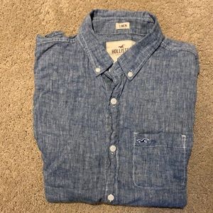 Hollister men’s size small Blue Linen short sleeve button down shirt